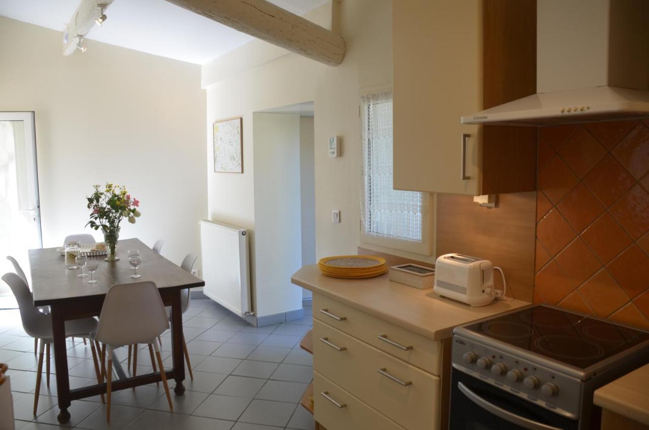Le Mas Sivan Sejour Arlesien 2 A 6 Personnes Wifi Climatisation Parking Exterior photo