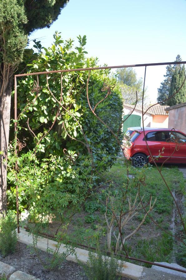 Le Mas Sivan Sejour Arlesien 2 A 6 Personnes Wifi Climatisation Parking Exterior photo