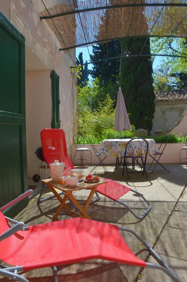 Le Mas Sivan Sejour Arlesien 2 A 6 Personnes Wifi Climatisation Parking Exterior photo